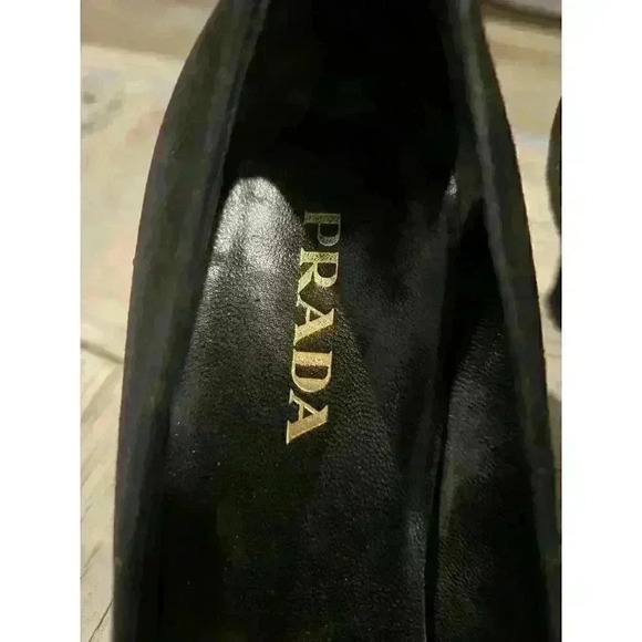 Prada Women's Grey Black Suede Pumps 6 Pointed Toe Heels Luxury Whimsygoth - Picture 3 of 9